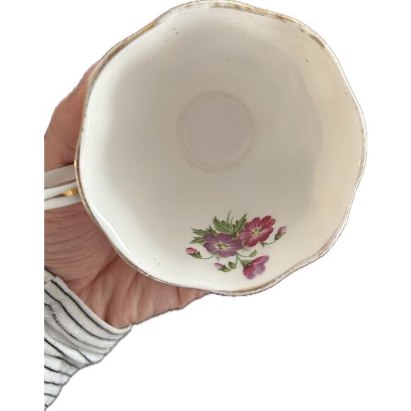 Vintage Royal Albert Tea Cup & Saucer Wild Geranium Bone China - Picture 5 of 7